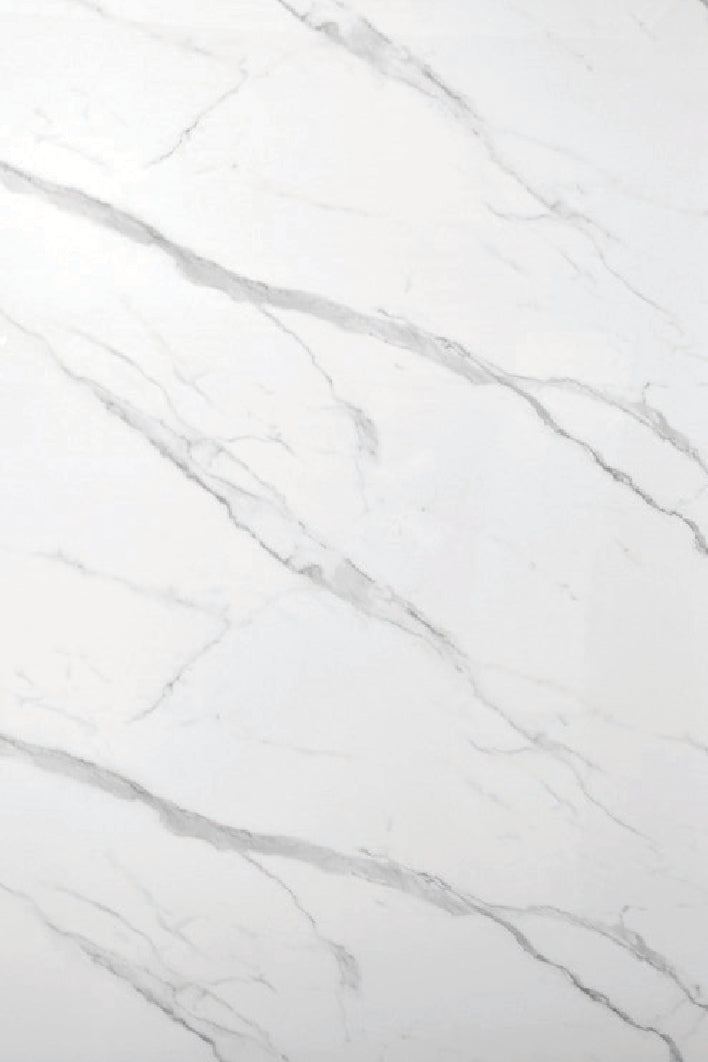 Beyaz Calacatta Mermer Görünümlü PVC Duvar Paneli 280×122 cm – Su Geçirmez & Derzsiz